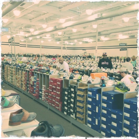 Dsw fashion valley sale