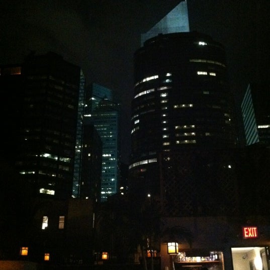 Photo prise au Midtown 1015 par Sean M. le5/28/2012