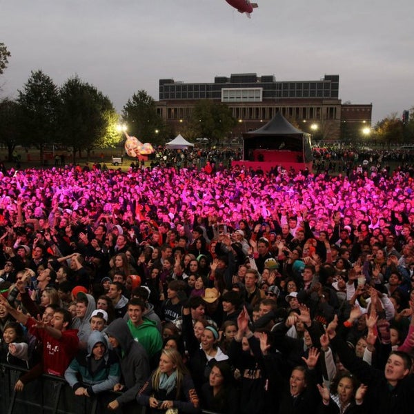 Winners of our 2011 PINK Nation Collegiate Showdown! We had a blast partying on campus at the Fighting Illini Fest with PINK Models, Chanel & Elsa, Girl Talk & Kid Cudi! This campus rocks.