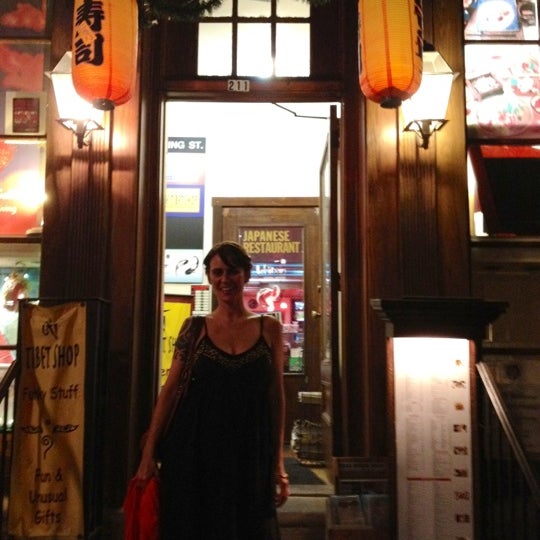 6/23/2012 tarihinde Amy ✈.ziyaretçi tarafından Ichiban Sushi House'de çekilen fotoğraf