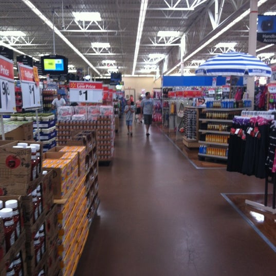 Walmart Supercenter Winter Haven, FL에서의 사진
