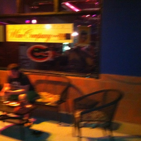 4/19/2012 tarihinde Theo H.ziyaretçi tarafından Sanford Wine Bar'de çekilen fotoğraf
