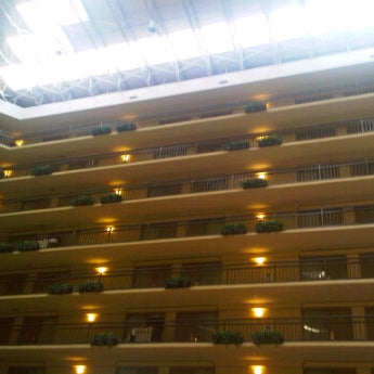 6/15/2012 tarihinde Jerome P.ziyaretçi tarafından Embassy Suites by Hilton'de çekilen fotoğraf