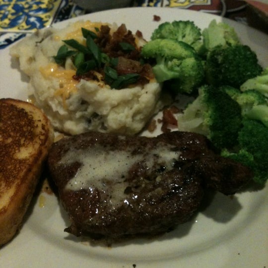 Photo taken at Chili&#39;s Grill &amp; Bar by Britney R. on 6/1/2012