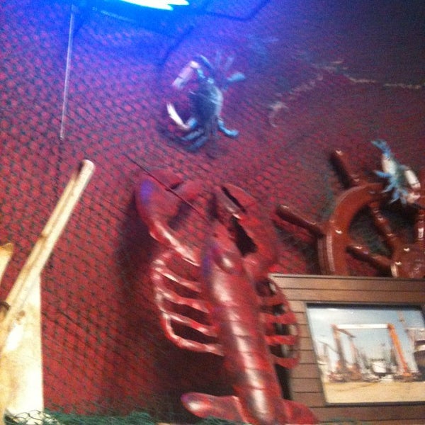 Photo taken at Crawfish Shack &amp; Oyster Bar North by phillip o. on 5/18/2012