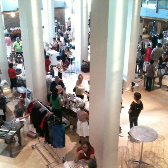รูปภาพถ่ายที่ Dose Market โดย Nicolas H. เมื่อ 7/29/2012