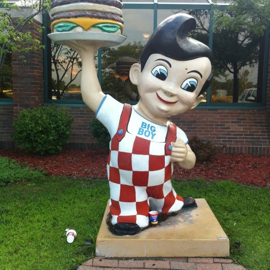Photo taken at Big Boy Restaurant by Wayne L. on 7/15/2012