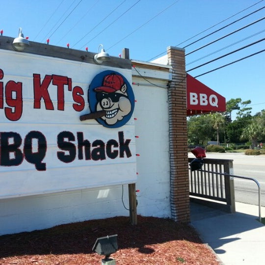 รูปภาพถ่ายที่ Big KT&#39;s BBQ Shack โดย Holly เมื่อ 9/11/2012