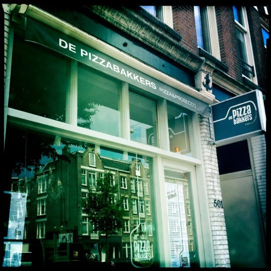 รูปภาพถ่ายที่ De Pizzabakkers โดย Alessandro G. เมื่อ 6/26/2012