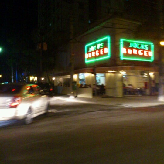 รูปภาพถ่ายที่ Joca&#39;s Burger โดย Dely M. เมื่อ 7/7/2012