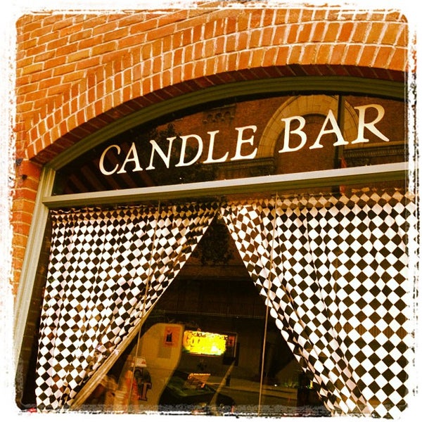 รูปภาพถ่ายที่ Candle Bar โดย Timothy S. เมื่อ 8/7/2012