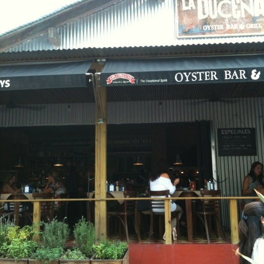 Fotos en La Docena Oyster Bar & Grill Marisquería en Guadalajara