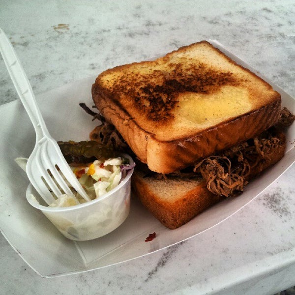 Foto scattata a Atlanta Food Truck Park &amp; Market da GR8socialmedia il 8/30/2012