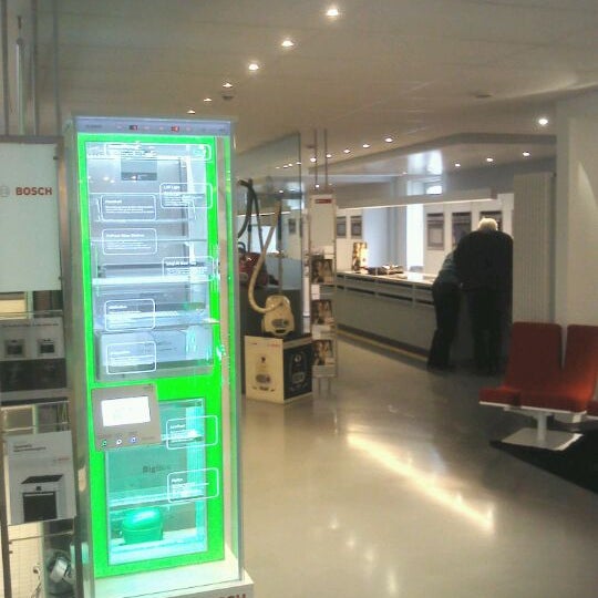 รูปภาพถ่ายที่ Bosch and Siemens home appliances (BSH) โดย Hugues V. เมื่อ 3/16/2012
