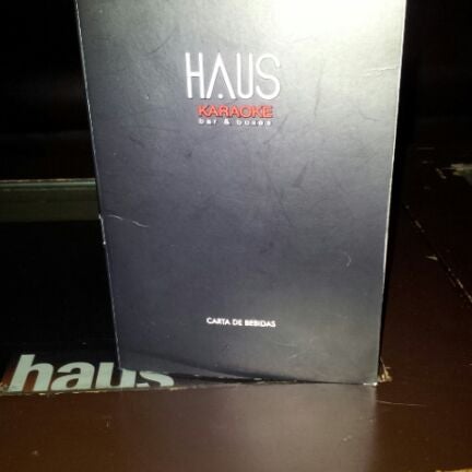4/6/2012にGinno R.がHaus Karaoke Bar &amp; Boxesで撮った写真