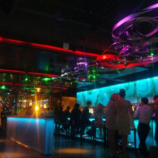 รูปภาพถ่ายที่ Emerald Lounge โดย Gerben K. เมื่อ 9/7/2012
