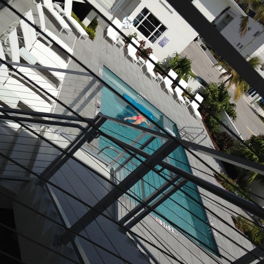 รูปภาพถ่ายที่ Aqua Hotel โดย Greg H. เมื่อ 7/28/2012