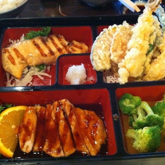 Photo taken at Sakura Restaurant &amp; Sushi Bar by Jec D. on 6/6/2012