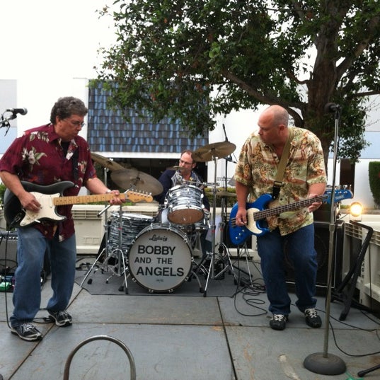 รูปภาพถ่ายที่ Four Brix Winery and Tasting Room โดย Gary C. เมื่อ 5/13/2012