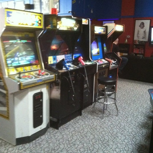 4/14/2012 tarihinde Kevin S.ziyaretçi tarafından Yestercades Arcade'de çekilen fotoğraf