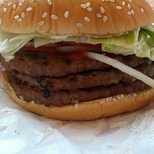 Foto tirada no(a) Burger King por Nikola K. em 7/11/2012