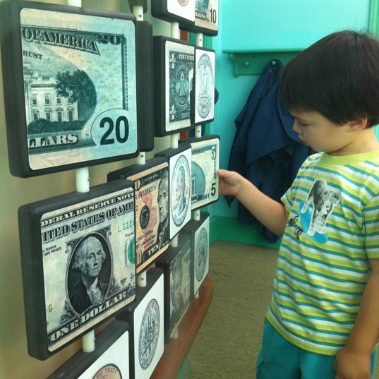 รูปภาพถ่ายที่ Children&#39;s Museum of Richmond โดย Toni J. เมื่อ 8/31/2012