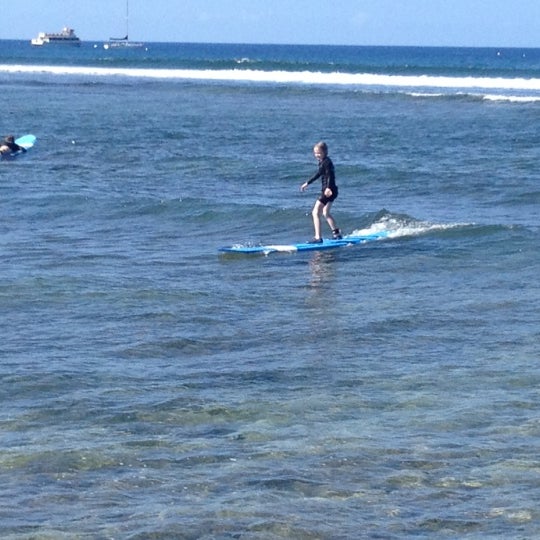 4/4/2012 tarihinde Kami B.ziyaretçi tarafından Goofy Foot Surf School'de çekilen fotoğraf