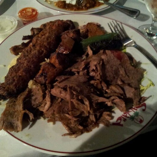 Das Foto wurde bei Sahara Restaurant von Game am 6/1/2012 aufgenommen