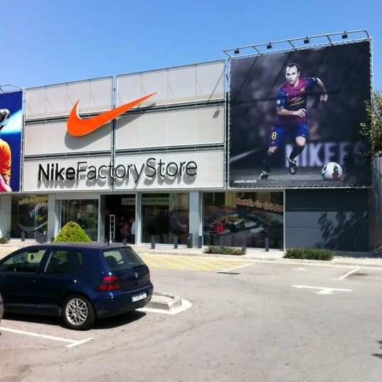Nike Factory Store - 21 tips 1285 visitantes