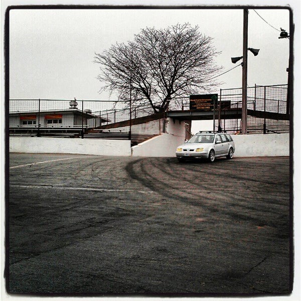 รูปภาพถ่ายที่ Seekonk Speedway โดย Justincase เมื่อ 4/22/2012