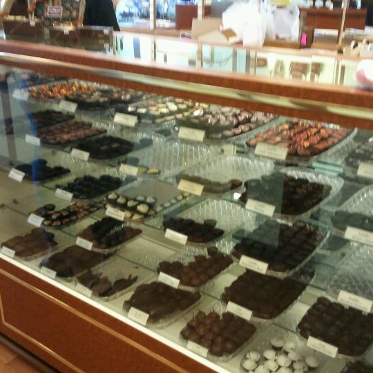 Photo taken at diAmano Chocolate by Crayon S. on 6/15/2012