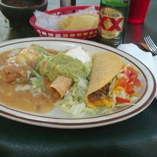 6/24/2012 tarihinde Matt S.ziyaretçi tarafından El Noa Noa Mexican Restaurant'de çekilen fotoğraf