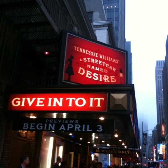 Foto diambil di A Streetcar Named Desire at The Broadhurst Theatre oleh Cats P. pada 4/26/2012