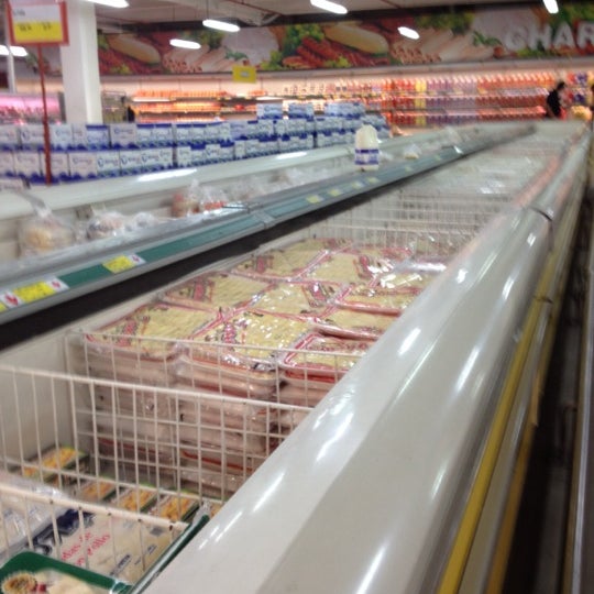 Makro La Urbina Department Store