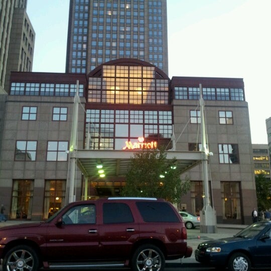 Снимок сделан в Cleveland Marriott Downtown at Key Tower пользователем Howard 7/10/2012