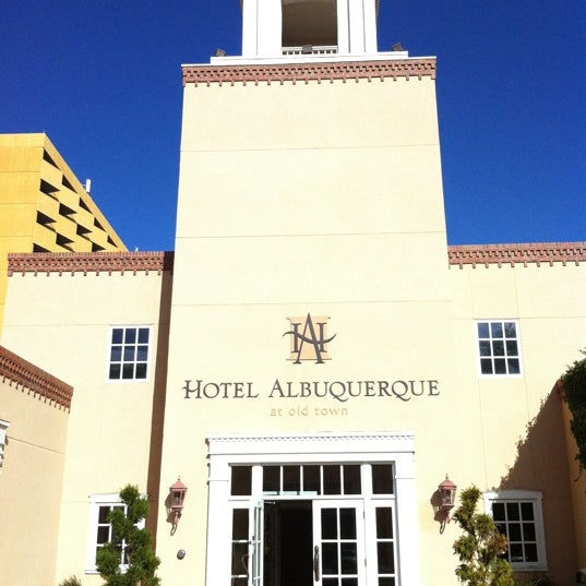 Das Foto wurde bei Hotel Albuquerque at Old Town von Dollie D. am 9/4/2012 aufgenommen
