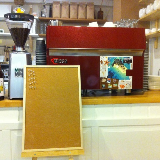 รูปภาพถ่ายที่ Superstar Waffles โดย Felix L. เมื่อ 6/11/2012