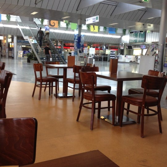9/3/2012 tarihinde Dominik D.ziyaretçi tarafından Airport Linz (LNZ)'de çekilen fotoğraf