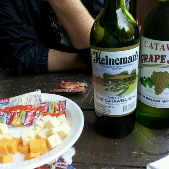 Foto tirada no(a) Heineman&#39;s Winery por Justin B. em 5/26/2012