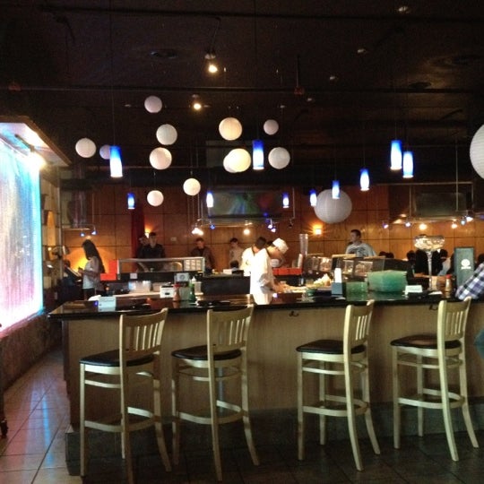 Photo taken at Shinto Japanese Steakhouse &amp; Sushi Bar by Jake B. on 4/7/2012