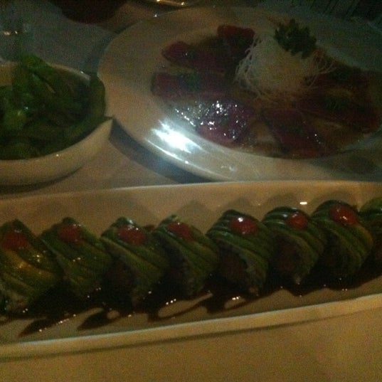 Снимок сделан в California Roll &amp; Sushi Fish пользователем Ingie 8/11/2012