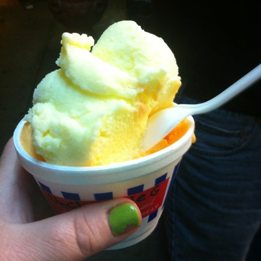 Photo taken at Uncle Louie G&#39;s Italian Ices &amp; Ice Cream by Melissa S. on 5/25/2012