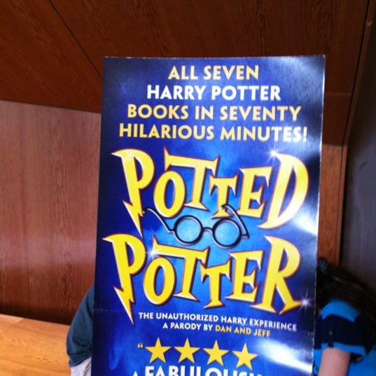Foto diambil di Potted Potter at The Little Shubert Theatre oleh Mam Y. pada 6/9/2012