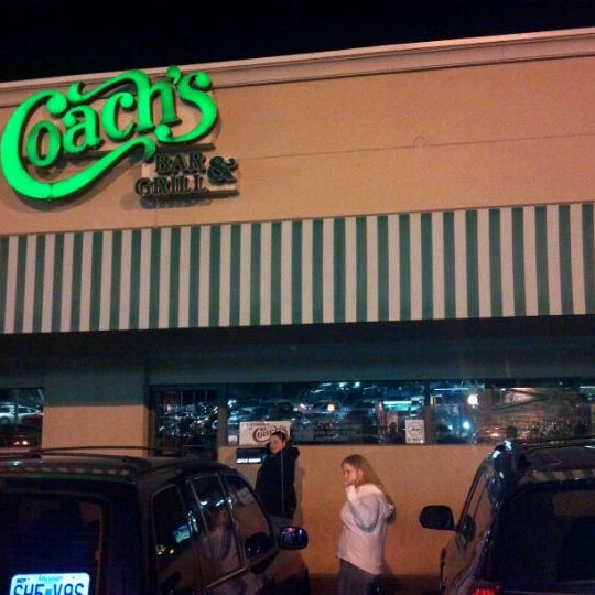 Foto diambil di Coach&#39;s Bar &amp; Grill oleh Troy G. pada 4/12/2012