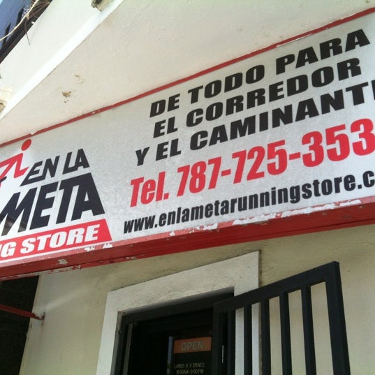En la meta running store sale