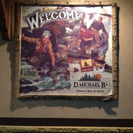 Foto tomada en D. Michael B&#39;s Resort Bar and Grill  por Ron E. el 4/1/2012