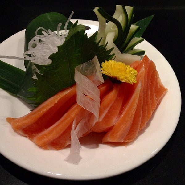 Снимок сделан в Ichi Sushi &amp; Sashimi Bar пользователем Michael A. 6/14/2012