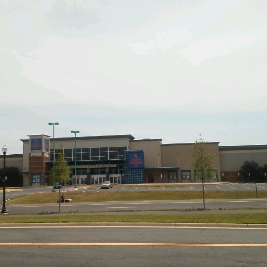 Photos at Regal Potomac Yard 76 tips from 7711 visitors