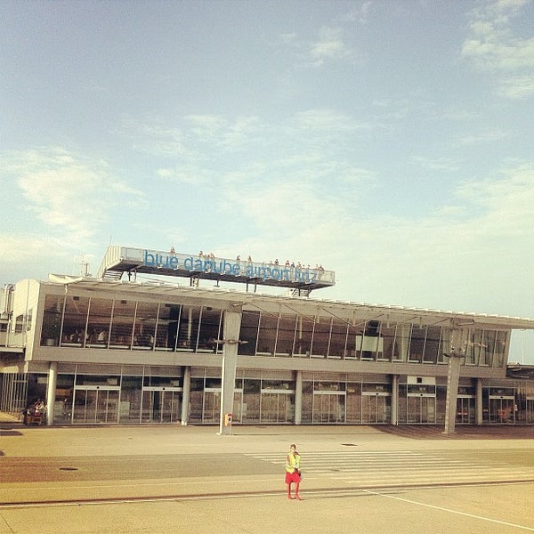 8/24/2012 tarihinde Koichiro E.ziyaretçi tarafından Airport Linz (LNZ)'de çekilen fotoğraf