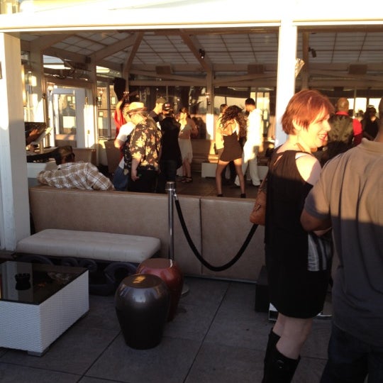5/20/2012 tarihinde Edward T.ziyaretçi tarafından XVI Lounge NYC'de çekilen fotoğraf